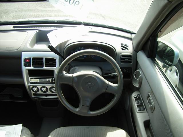 2001 Nissan Cube Pictures