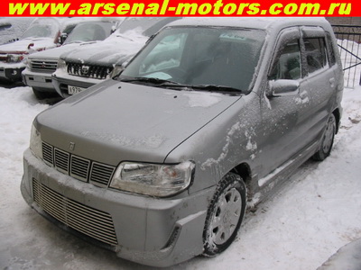 2001 Nissan Cube Wallpapers