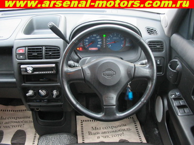2001 Nissan Cube Pictures