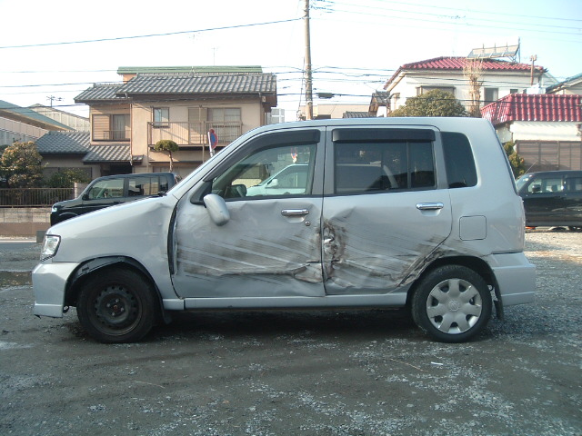2001 Nissan Cube Photos