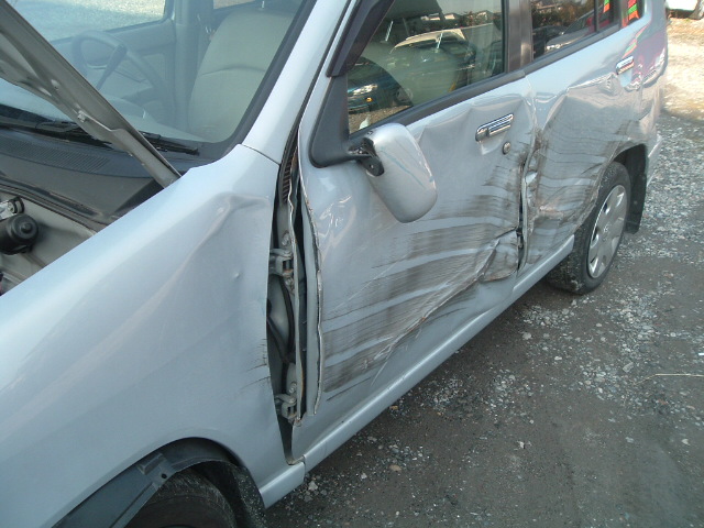 2001 Nissan Cube Pictures
