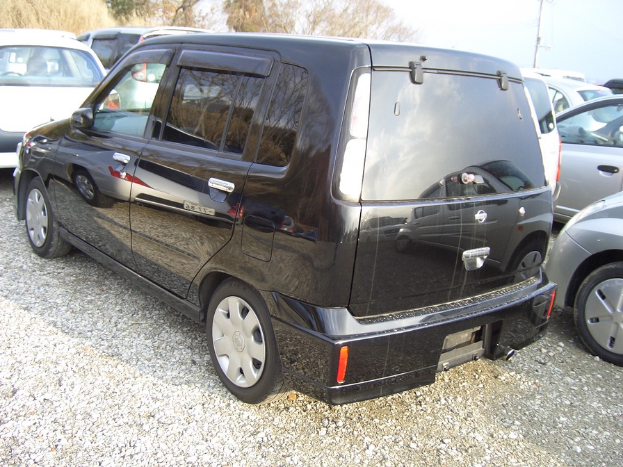 2001 Nissan Cube Photos