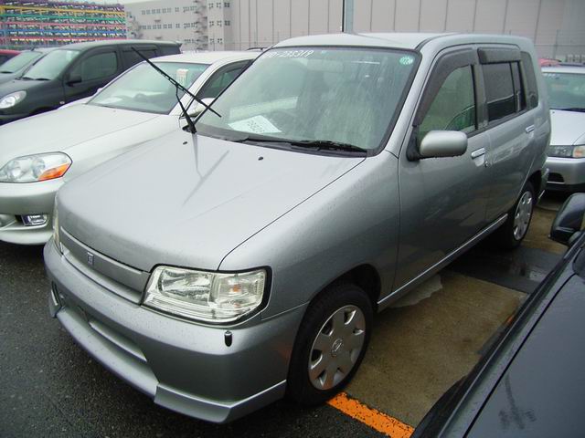 2001 Nissan Cube Pictures