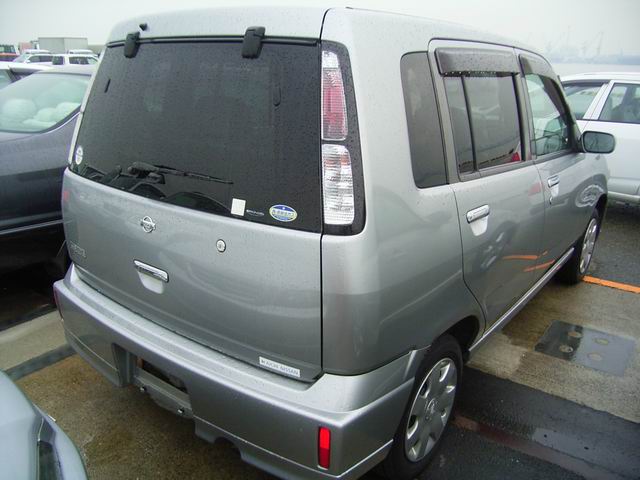 2001 Nissan Cube Photos