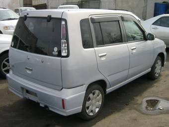 2001 Nissan Cube Pictures