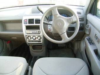 2001 Nissan Cube Pictures