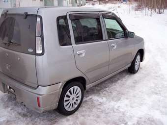 2001 Nissan Cube Pictures