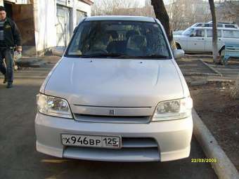 2001 Nissan Cube Pics