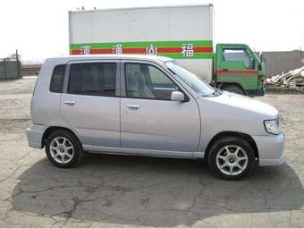2001 Nissan Cube Pictures