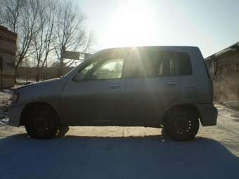 2001 Nissan Cube Pictures