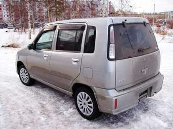 2001 Nissan Cube Pics