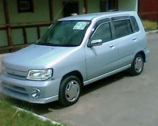 2001 Nissan Cube Wallpapers