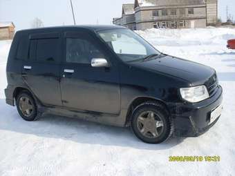 2001 Nissan Cube Photos