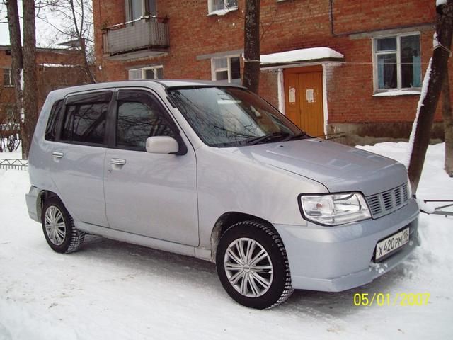 2001 Nissan Cube