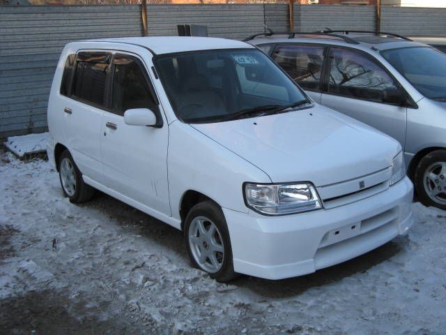2001 Nissan Cube