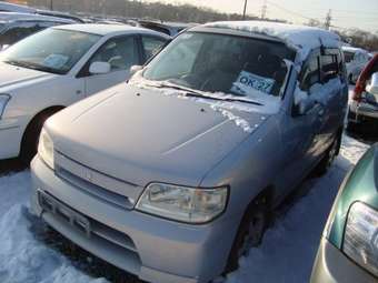 2001 Nissan Cube Pictures