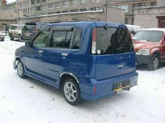 2001 Nissan Cube Pics
