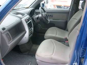 2001 Nissan Cube Pictures
