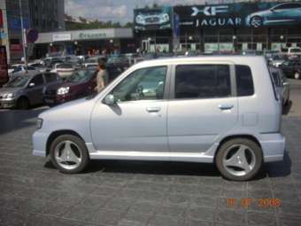 2001 Nissan Cube Pictures