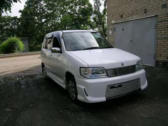 2001 Nissan Cube Photos