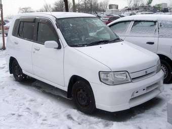 2001 Nissan Cube Pictures