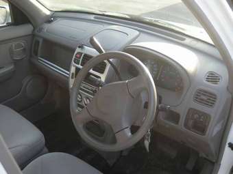 2001 Nissan Cube Pictures
