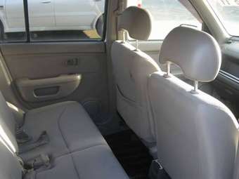 2001 Nissan Cube Photos