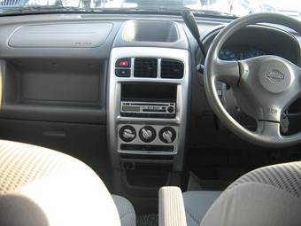 2001 Nissan Cube Pics