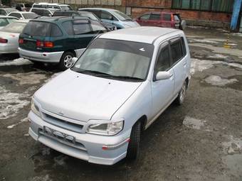 2001 Nissan Cube Pics