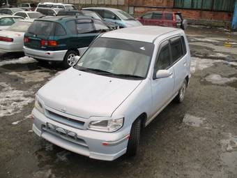 2001 Nissan Cube Pictures