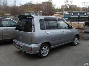 2001 Nissan Cube Pics