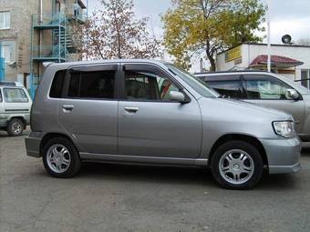 2001 Nissan Cube Pictures
