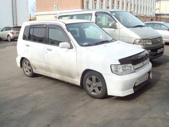 2001 Nissan Cube Photos