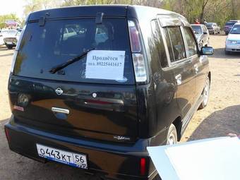 2001 Nissan Cube Photos