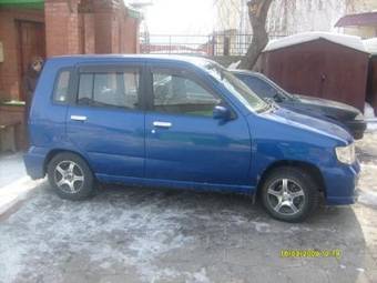 2001 Nissan Cube Photos