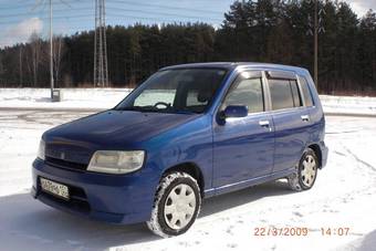 2001 Nissan Cube Pics