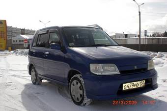 2001 Nissan Cube Pictures