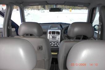 2001 Nissan Cube Photos