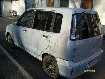 2001 Nissan Cube Photos