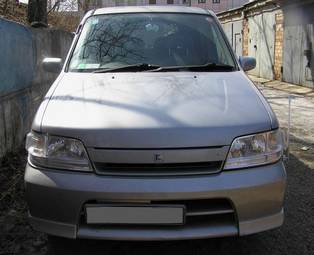 2001 Nissan Cube Photos