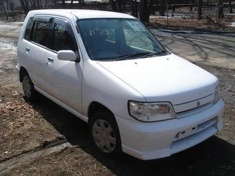 2001 Nissan Cube Pictures