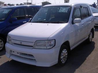 2001 Nissan Cube Photos