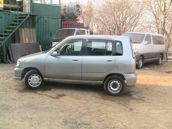 2001 Nissan Cube Pictures