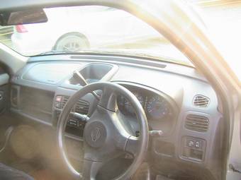 2001 Nissan Cube Photos
