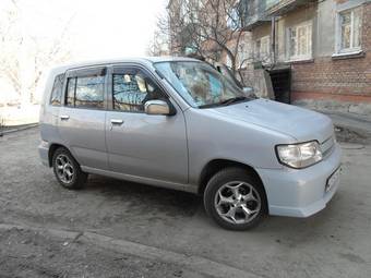 2001 Nissan Cube Pics