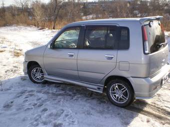 2001 Nissan Cube Pictures