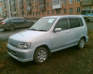 2001 Nissan Cube Pics