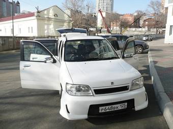 2001 Nissan Cube Pictures