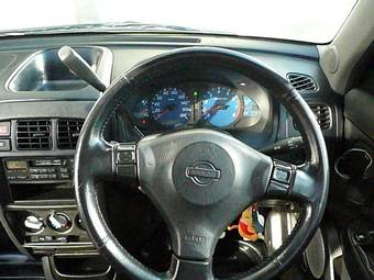 2001 Nissan Cube Pictures
