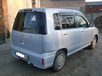 2001 Nissan Cube Photos